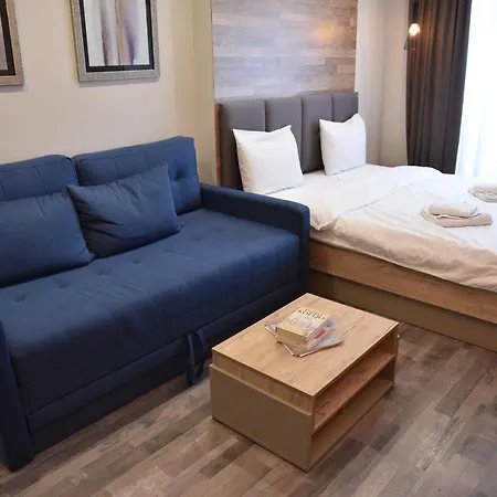 Milmari 43 Premier Pollo Копаоник